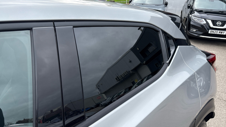 Nissan Juke 1.0 DiG-T N-Connecta 5dr Petrol Hatchback